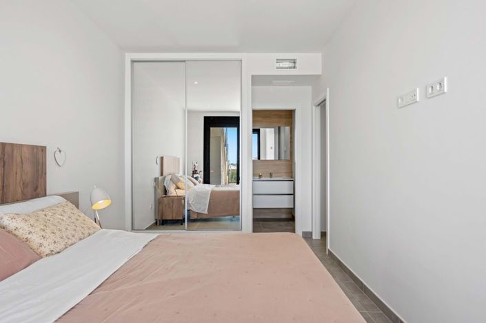 Image No.20-2 Bed Apartment for sale