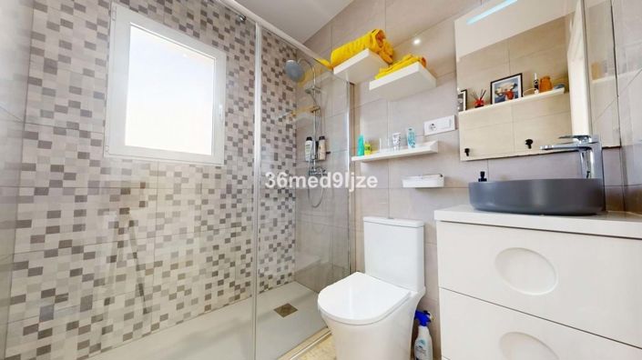 Image No.20-5 Bed Villa for sale