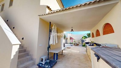 1447-665325-78d1f4f8b6655591b02d22fabb36a692d