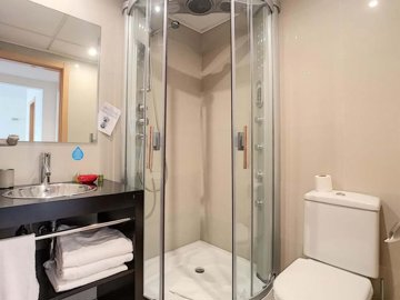 1447-665327-78d1f4f8b6655591b02d22fabb36a692d