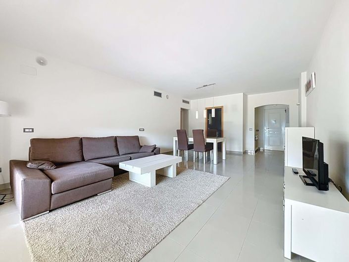 Image No.5-Appartement de 2 chambres à vendre à Estepona