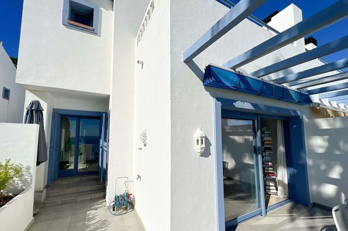 Image No.24-3 Bed Townhouse for sale