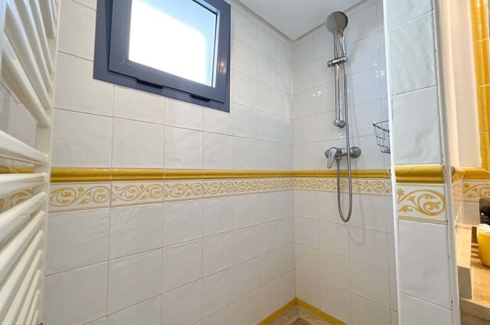 Image No.33-3 Bed Townhouse for sale