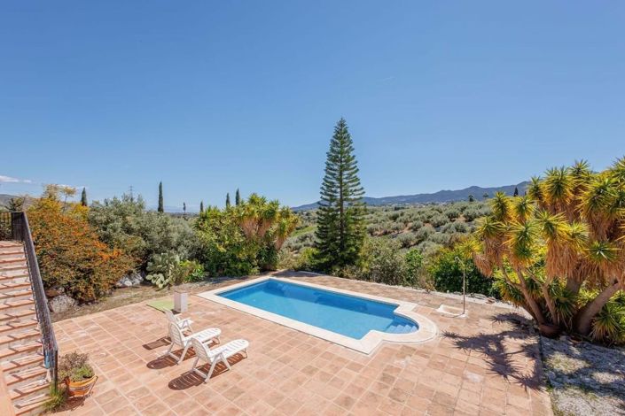 Image No.2-4 Bed Villa for sale