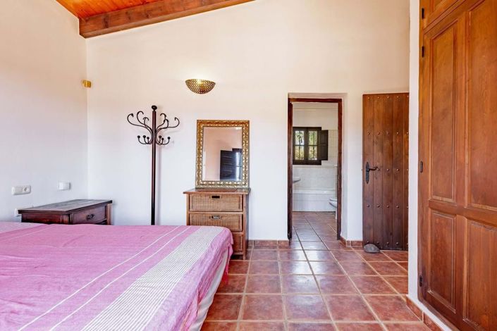 Image No.25-4 Bed Villa for sale