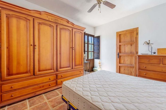 Image No.54-4 Bed Villa for sale