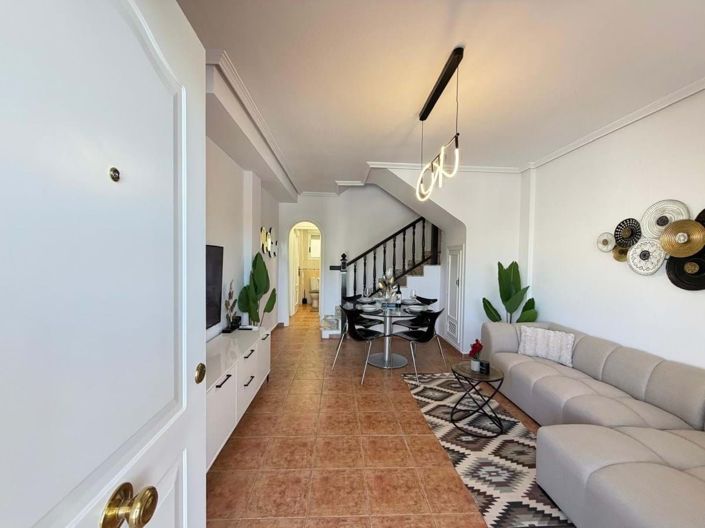 Image No.19-3 Bed Townhouse for sale