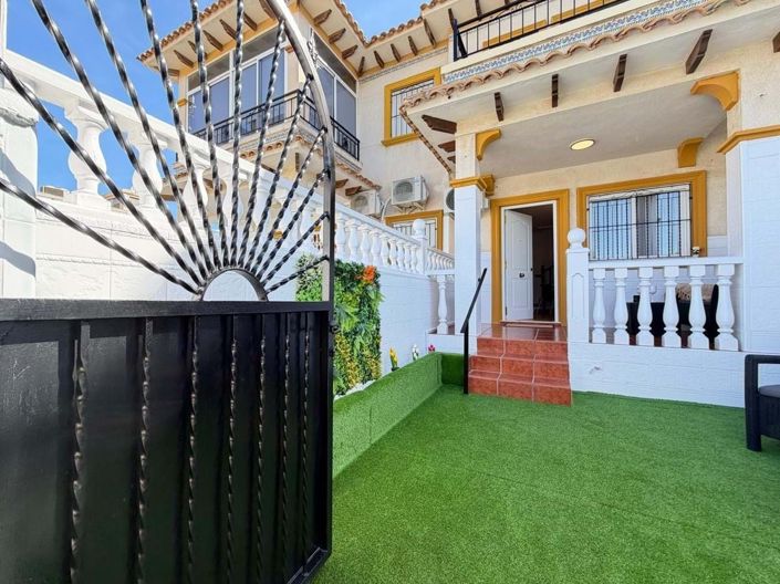 Image No.2-3 Bed Townhouse for sale