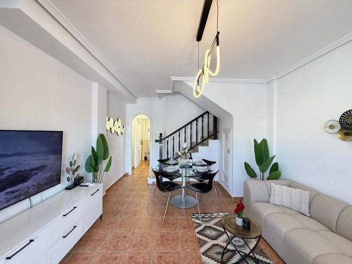 Image No.26-3 Bed Townhouse for sale