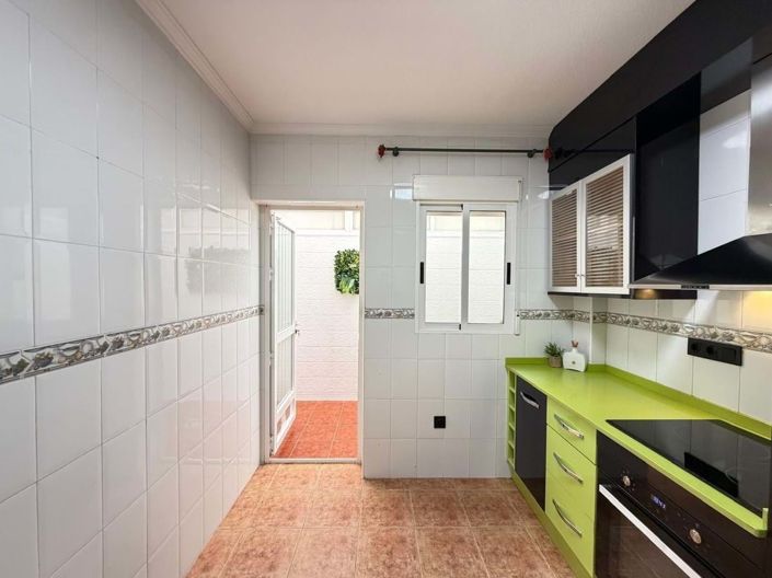 Image No.49-3 Bed Townhouse for sale