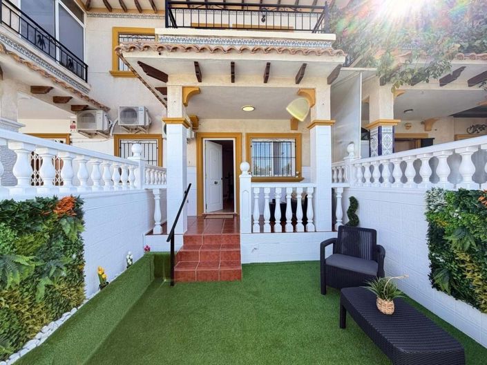 Image No.6-3 Bed Townhouse for sale