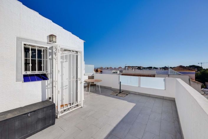 Image No.35-3 Bed Semi-Detached for sale