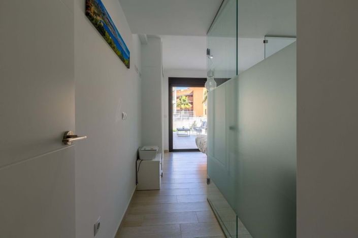 Image No.24-2 Bed Apartment for sale