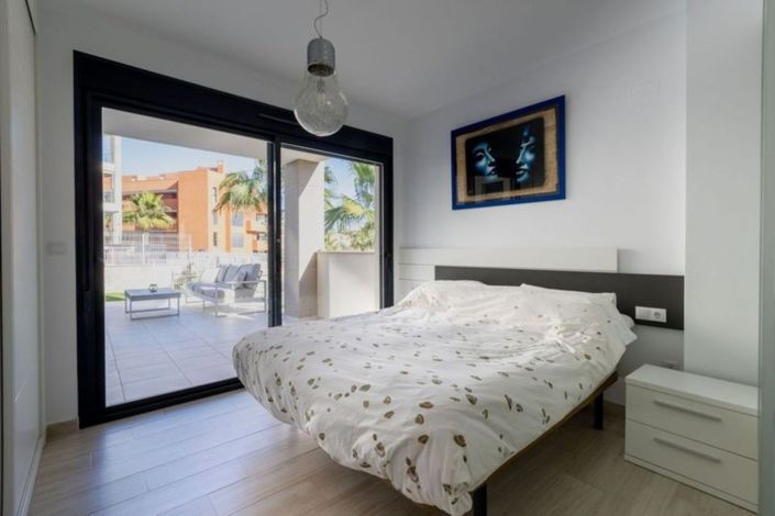 Image No.25-2 Bed Apartment for sale