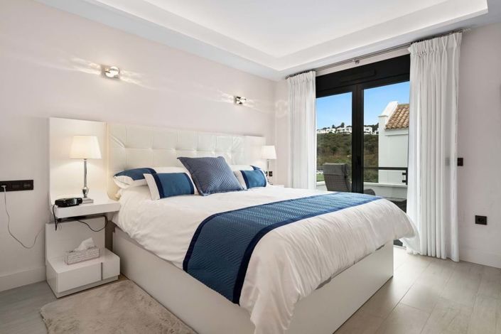 Image No.14-4 Bed Semi-Detached for sale