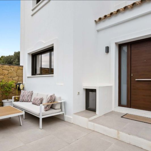 Image No.2-4 Bed Semi-Detached for sale