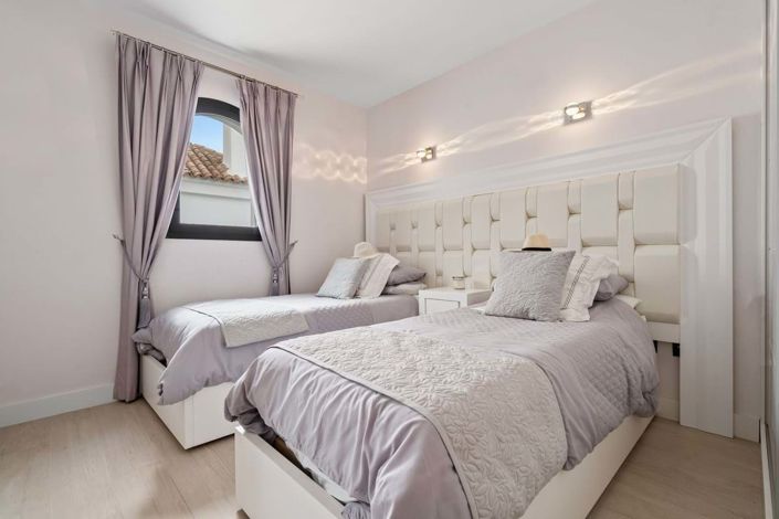 Image No.23-4 Bed Semi-Detached for sale