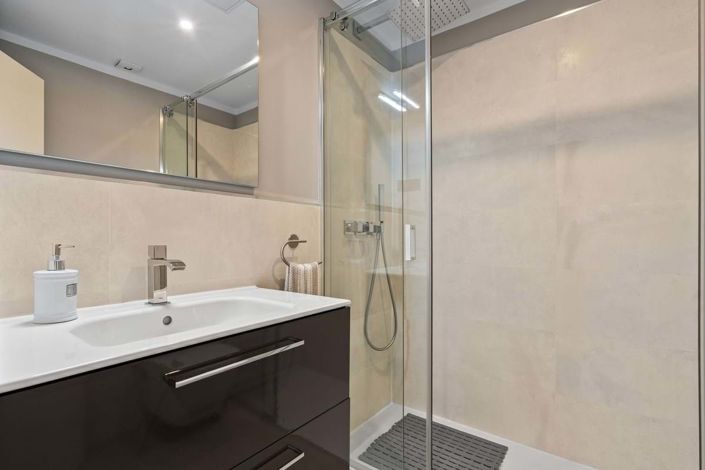 Image No.25-4 Bed Semi-Detached for sale