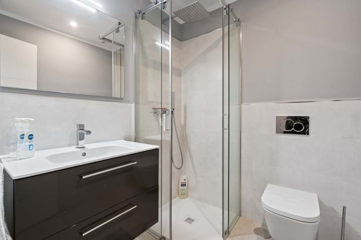 Image No.28-4 Bed Semi-Detached for sale