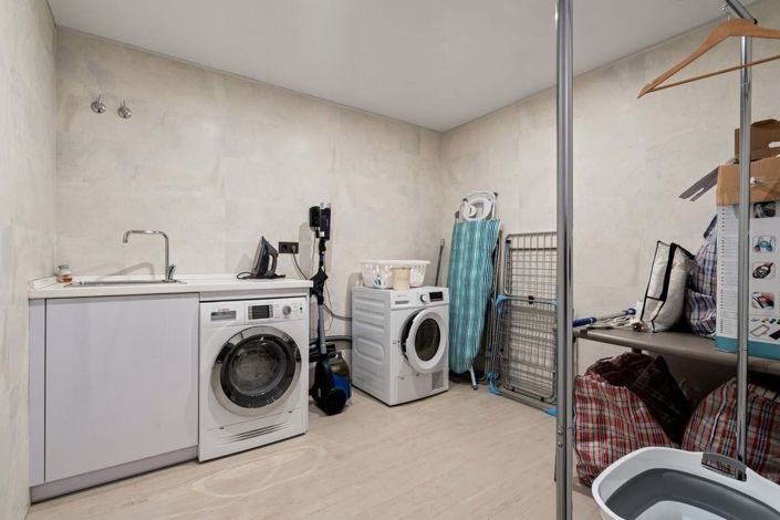 Image No.30-4 Bed Semi-Detached for sale