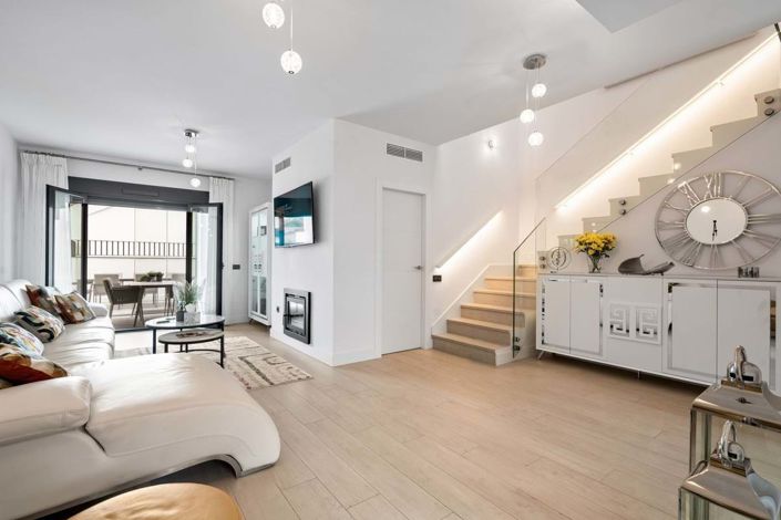 Image No.4-4 Bed Semi-Detached for sale