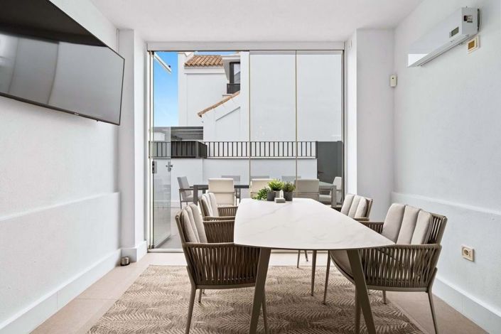 Image No.7-4 Bed Semi-Detached for sale