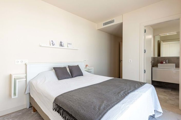 Image No.21-4 Bed Apartment for sale