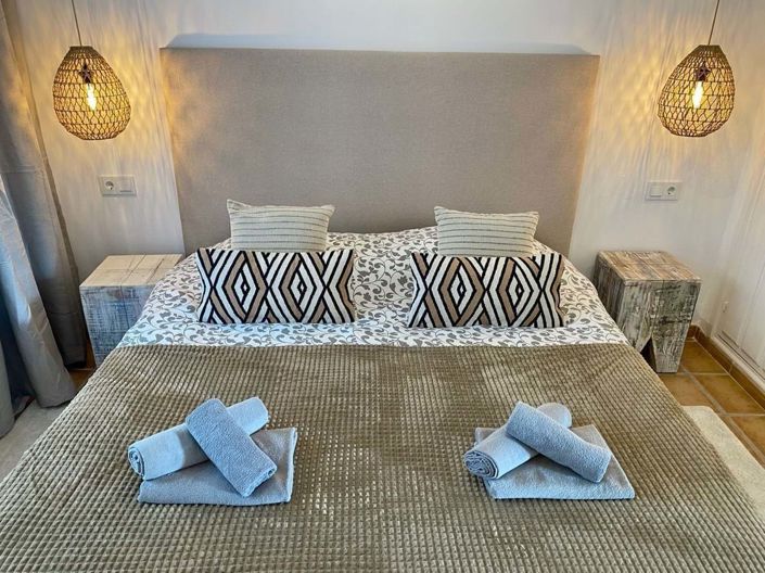 Image No.24-3 Bed Apartment for sale