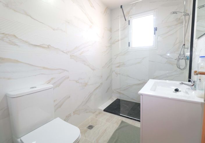 Image No.10-3 Bed Villa for sale