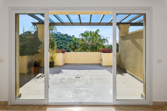 Image No.20-2 Bed Apartment for sale