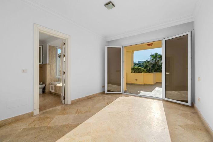 Image No.22-2 Bed Apartment for sale