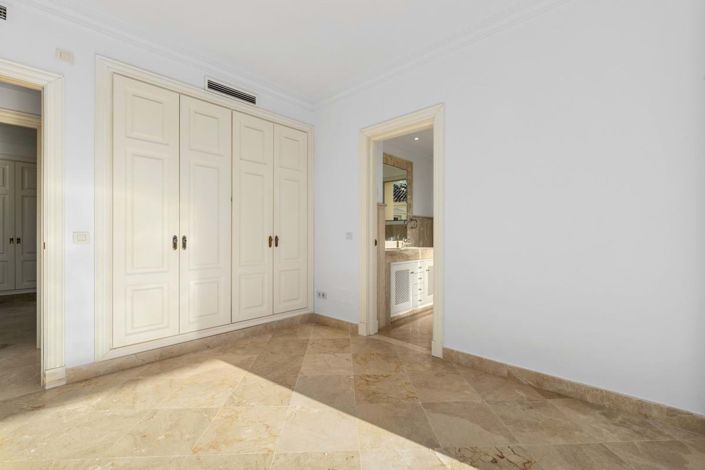 Image No.32-2 Bed Apartment for sale