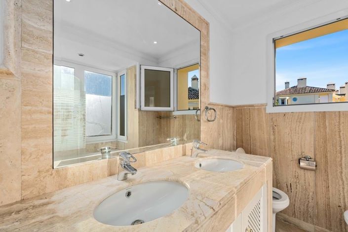 Image No.8-2 Bed Apartment for sale