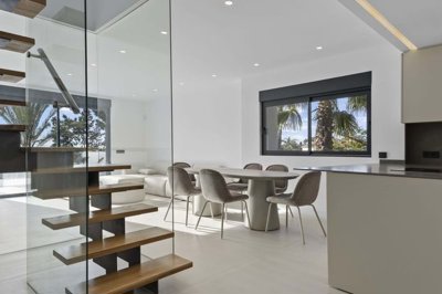 1447-665709-78d1f4f8b6655591b02d22fabb36a692d