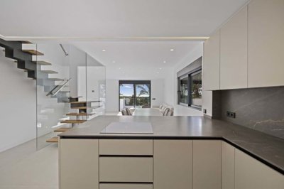 1447-665709-78d1f4f8b6655591b02d22fabb36a692d