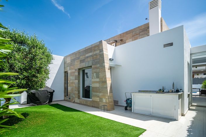 Image No.35-3 Bed Villa for sale