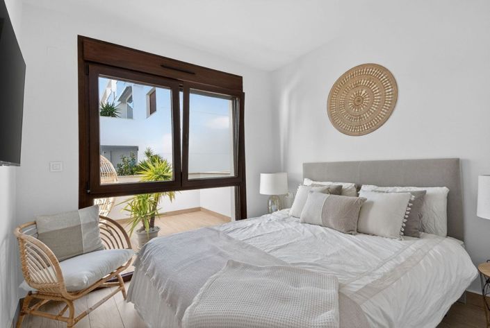 Image No.17-2 Bed Apartment for sale