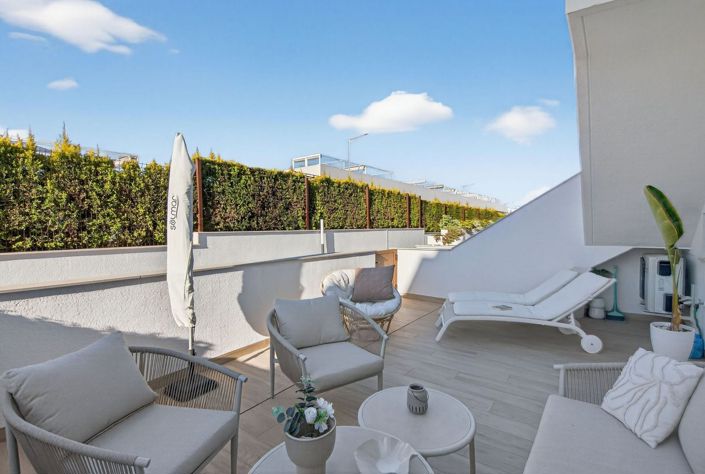 Image No.25-2 Bed Apartment for sale