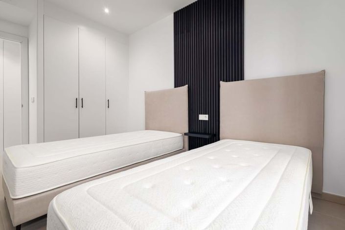 Image No.20-3 Bed Apartment for sale