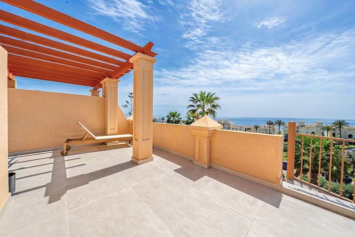Image No.18-3 Bed Townhouse for sale