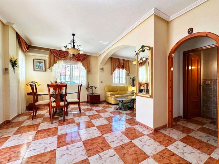 Image No.11-2 Bed Townhouse for sale