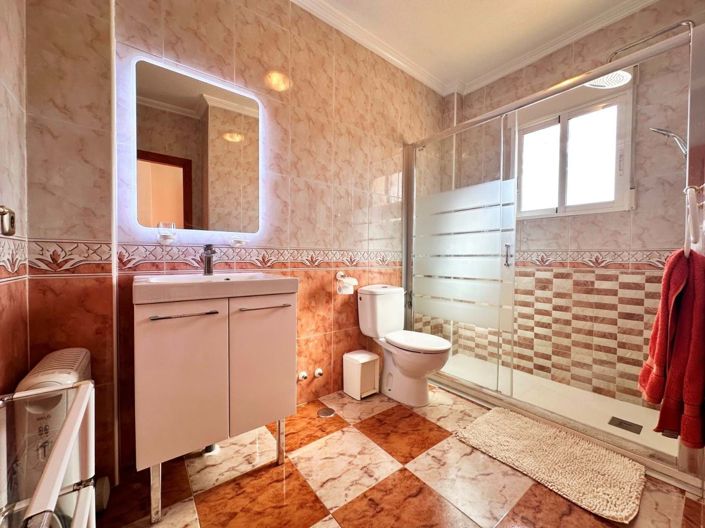 Image No.27-2 Bed Townhouse for sale