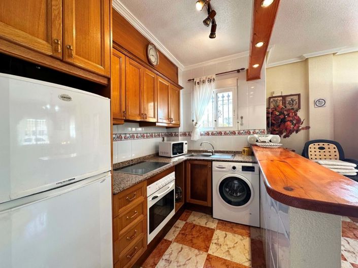 Image No.13-2 Bed Townhouse for sale