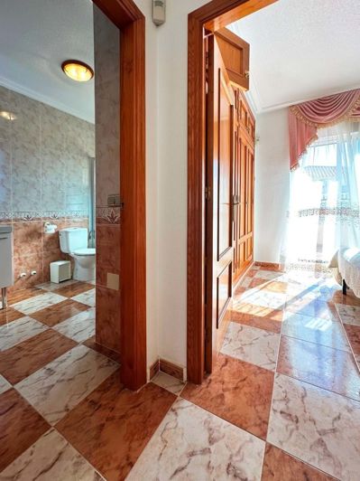 Image No.20-2 Bed Townhouse for sale