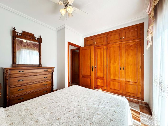Image No.25-2 Bed Townhouse for sale