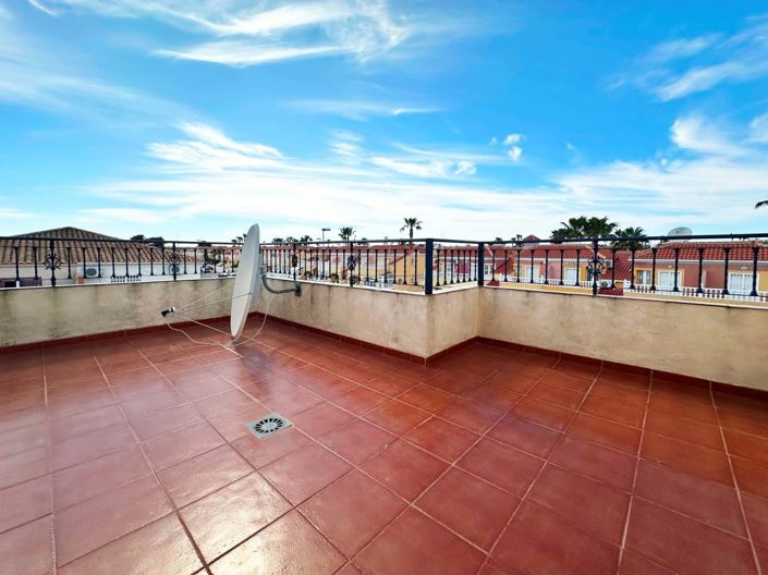 Image No.31-2 Bed Townhouse for sale