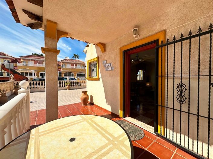 Image No.7-2 Bed Townhouse for sale
