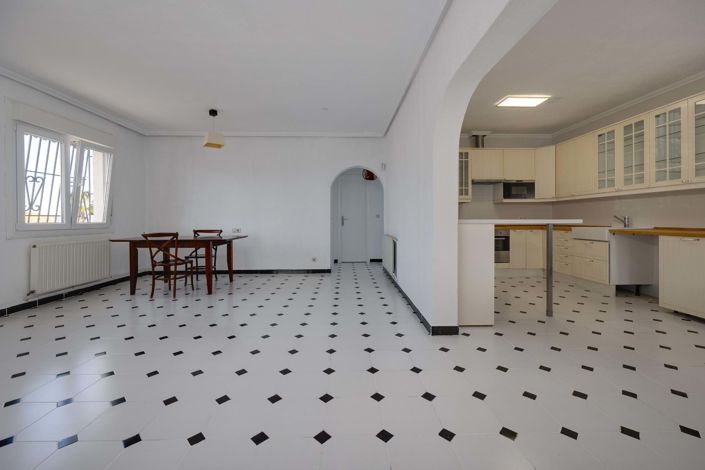 Image No.6-3 Bed Villa for sale