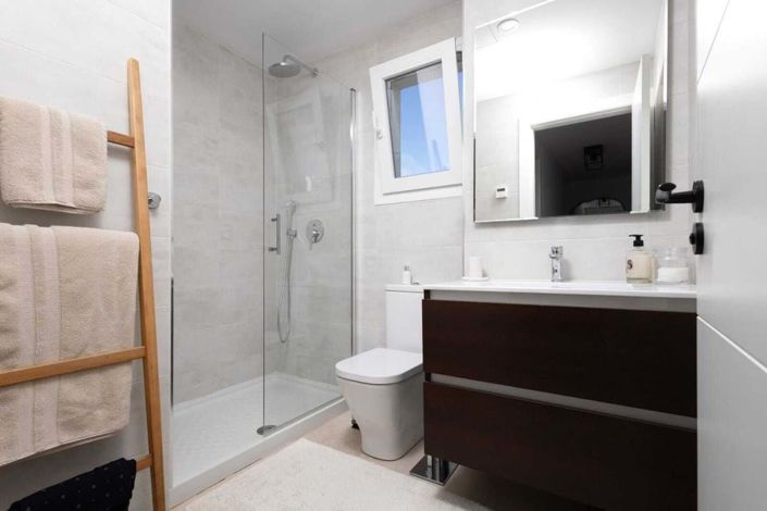 Image No.15-4 Bed Semi-Detached for sale