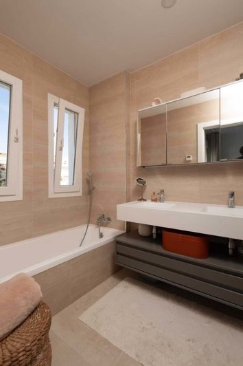Image No.16-4 Bed Semi-Detached for sale
